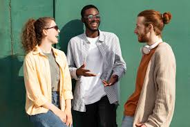 Maîtriser l'Art du Dialogue : Les Règles d'Excellence pour Être à l'Aise en Conversation